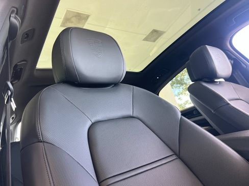 Certified 2026 Porsche Cayenne Coupe AWD/4WD image 17