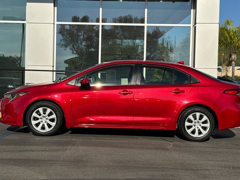 Certified 2021 Toyota Corolla LE image 9