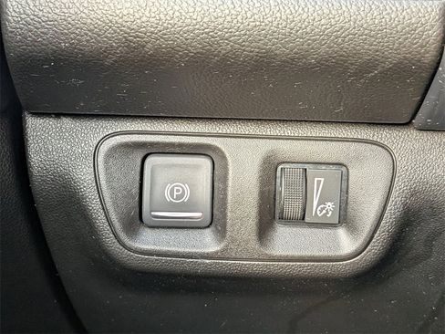 Used 2023 GMC Acadia SLT image 24