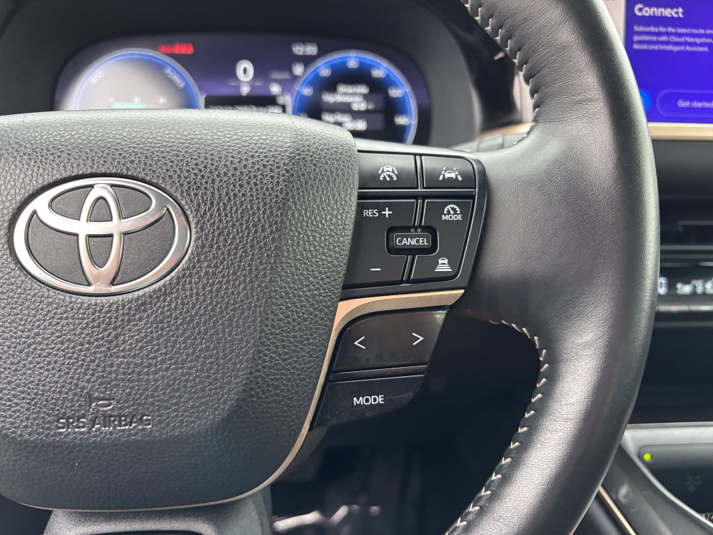 Used 2025 Toyota Crown AWD/4WD image 30