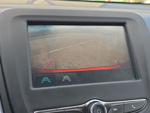 Used 2018 Chevrolet Equinox LT image 17