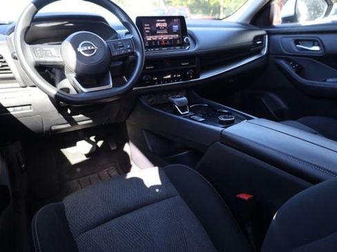 Used 2024 Nissan Rogue SV image 27