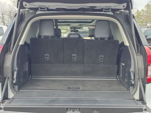 Used 2025 Ford Expedition Platinum AWD/4WD image 8