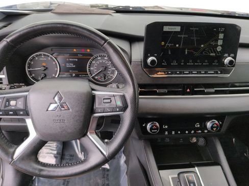 Used 2022 Mitsubishi Outlander SE AWD/4WD image 14