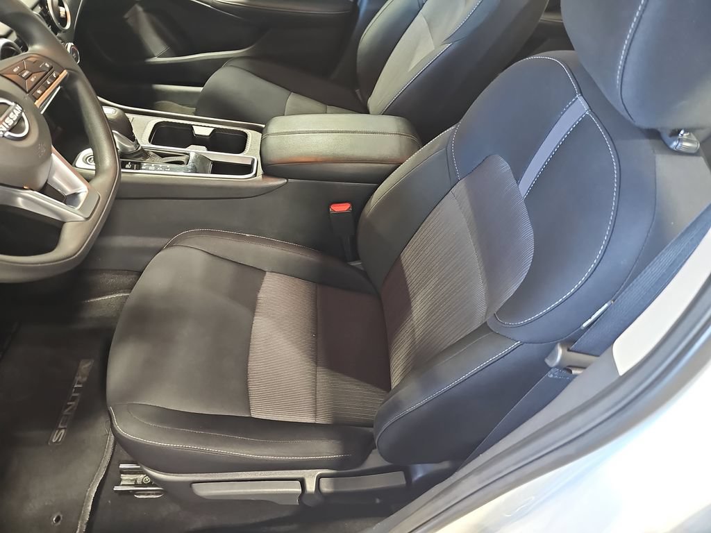 Used 2025 Nissan Sentra SV FWD image 14
