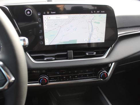 New 2026 Chevrolet Equinox LT w/ Convenience Package II image 13