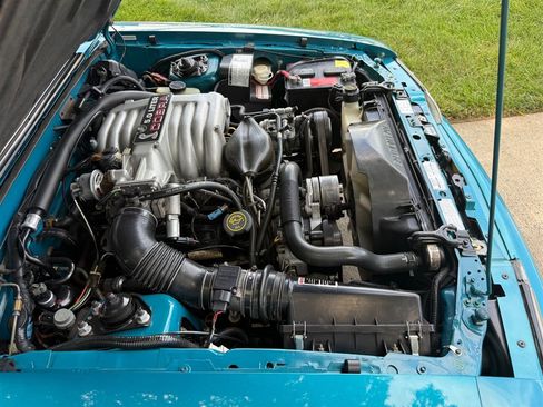 Used 1993 Ford Mustang Cobra RWD image 95