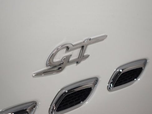 Certified 2023 Maserati Levante GT AWD/4WD image 12