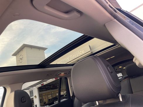 Used 2022 Mercedes-Benz GLS 450 4MATIC image 36