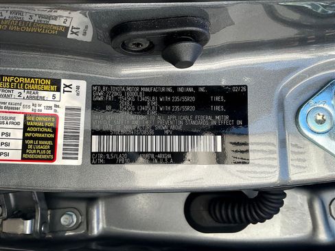 Used 2026 Toyota Highlander Platinum AWD/4WD image 19