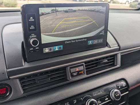 Used 2025 Honda Pilot Black Edition image 33