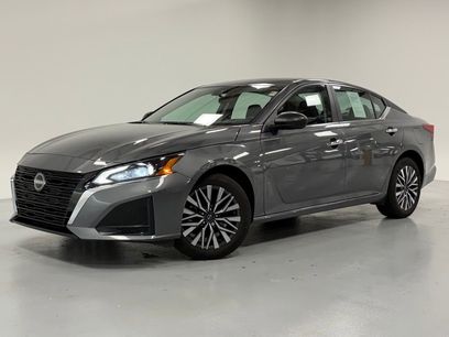 Used 2025 Nissan Altima 2.5 SV