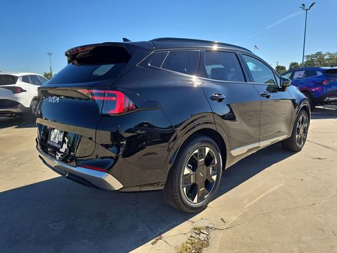 New 2026 Kia Sportage SX FWD image 8
