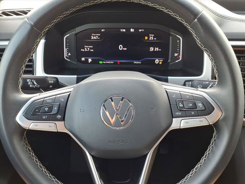 Used 2023 Volkswagen Atlas Cross Sport SE image 12