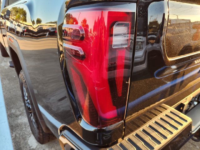 Used 2026 GMC Sierra 3500 Denali Ultimate AWD/4WD image 7