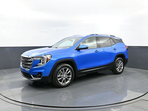 Used 2024 GMC Terrain SLT AWD/4WD image 1
