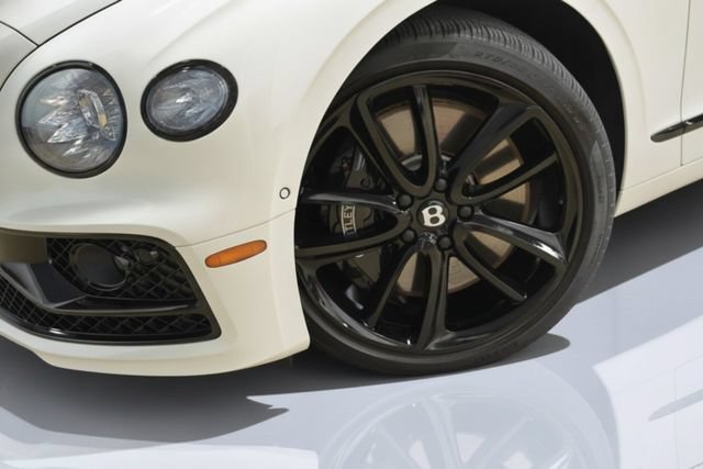 Used 2024 Bentley Flying Spur V8 AWD/4WD image 13