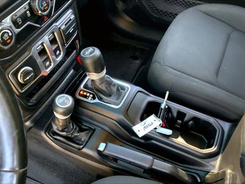 Used 2020 Jeep Wrangler Sport image 24