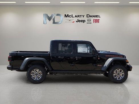 New 2025 Jeep Gladiator Mojave w/ Steel Bumper Group image 6