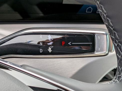 New 2026 Cadillac Vistiq Luxury image 24