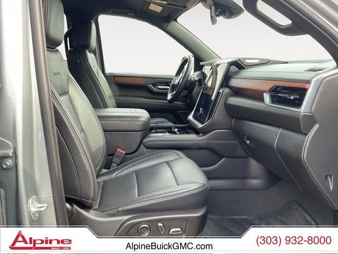 Used 2025 GMC Yukon Denali image 15