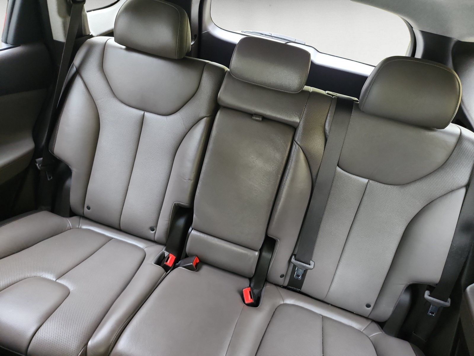 Used 2020 Hyundai Santa Fe SEL w/ Convenience + Premium Package AWD/4WD image 13