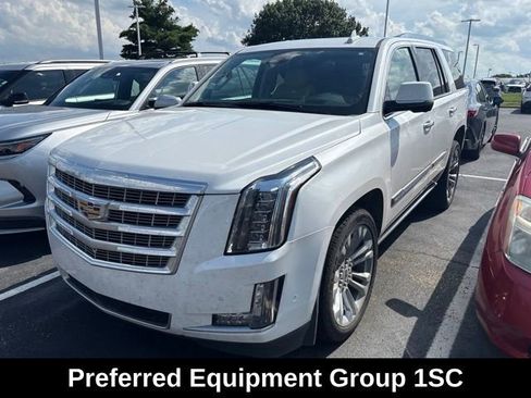 Used 2020 Cadillac Escalade Premium Luxury w/ LPO, Radiant Package AWD/4WD image 3