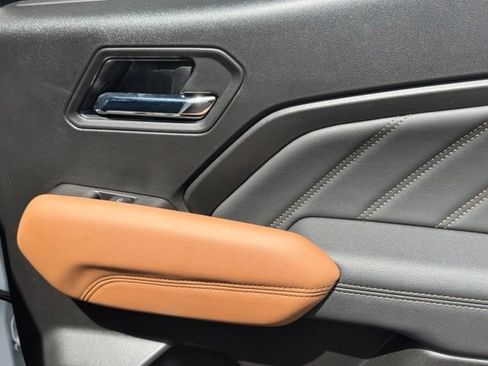 Certified 2025 GMC Canyon AT4 AWD/4WD image 24