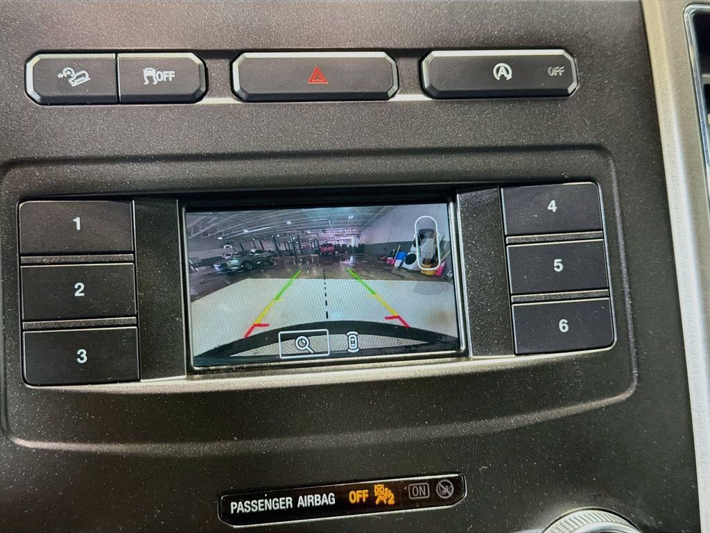 Used 2018 Ford Expedition XLT AWD/4WD image 15