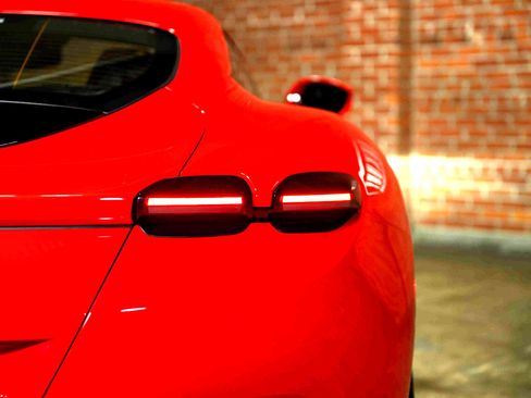 Used 2021 Ferrari Roma image 24