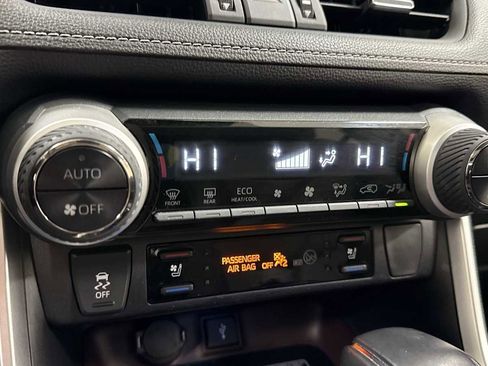 Used 2020 Toyota RAV4 Limited image 20