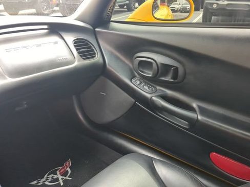 Used 2001 Chevrolet Corvette Z06 w/ Memory Pkg RWD image 17