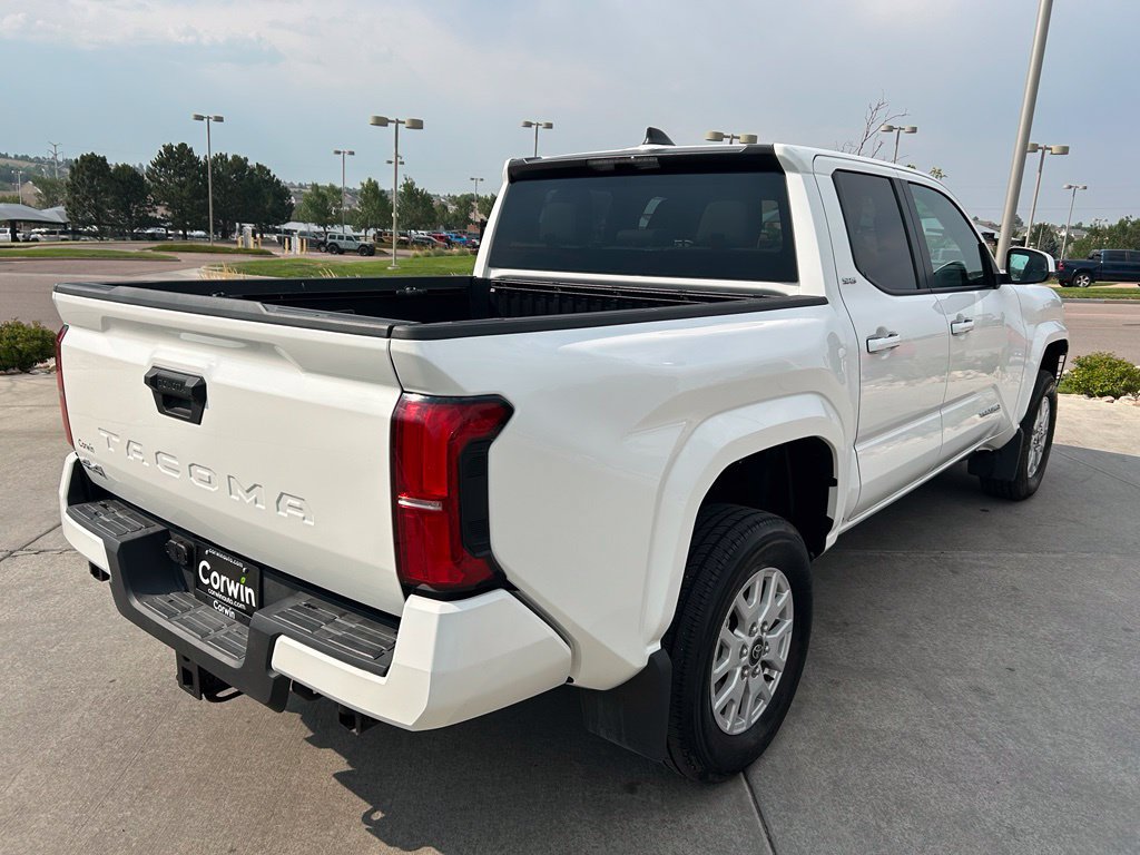 Used 2025 Toyota Tacoma SR5 AWD/4WD image 10
