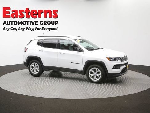 Used 2024 Jeep Compass Latitude AWD/4WD image 42