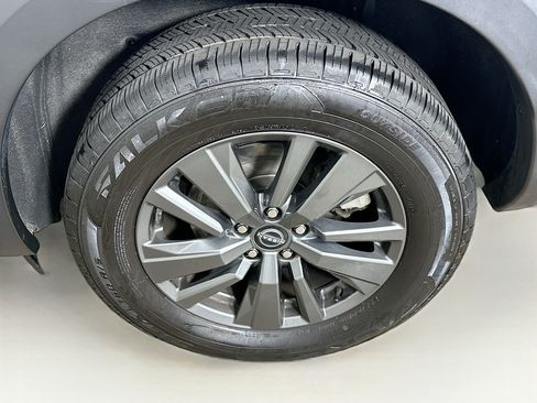 Used 2023 Nissan Pathfinder SV AWD/4WD image 11