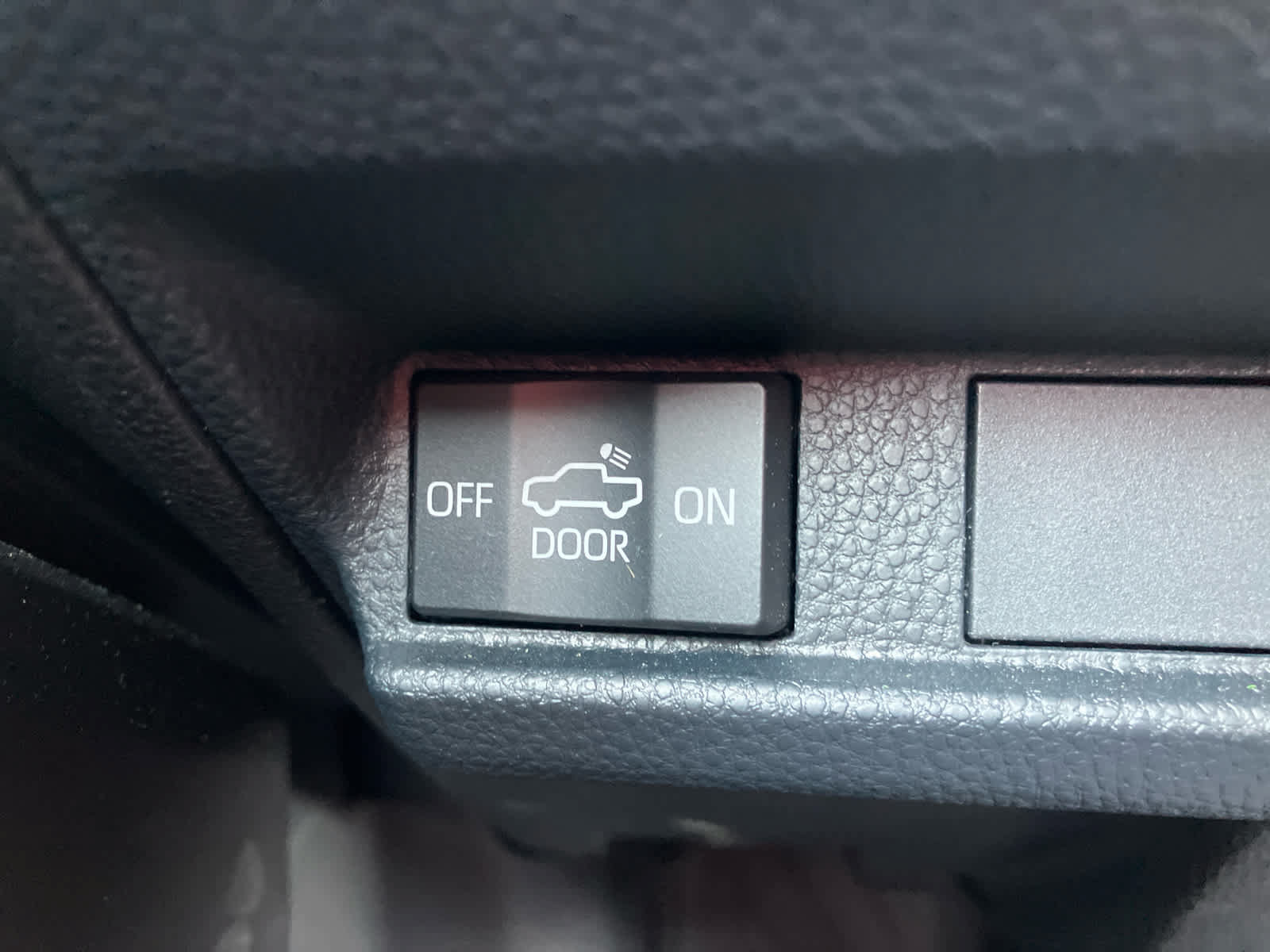 Certified 2026 Toyota Tacoma SR5 AWD/4WD image 17