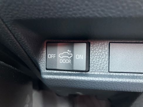 Certified 2026 Toyota Tacoma SR5 AWD/4WD image 17
