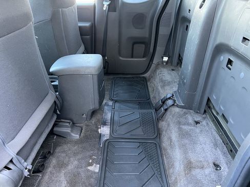 Used 2015 Nissan Frontier S image 13
