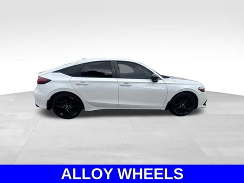 Used 2023 Honda Civic Sport image 3