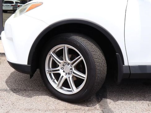 Used 2018 Toyota RAV4 LE w/ All Weather Liner Package FWD image 5