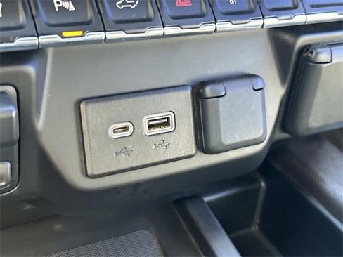 Used 2020 GMC Sierra 3500 Denali w/ Denali Ultimate Package image 38