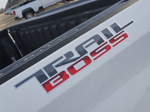 New 2026 Chevrolet Silverado 1500 LT Trail Boss w/ LT Trail Boss Premium Package AWD/4WD image 23