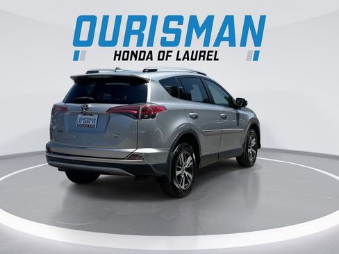 Used 2018 Toyota RAV4 XLE w/ Plus Extra Value Package AWD/4WD image 8
