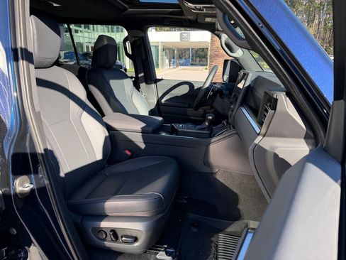 Used 2025 Lexus GX 550 550 Premium+ w/ Accessory Package (2T) image 28