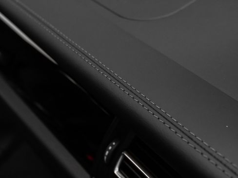 Used 2025 Porsche Macan image 22