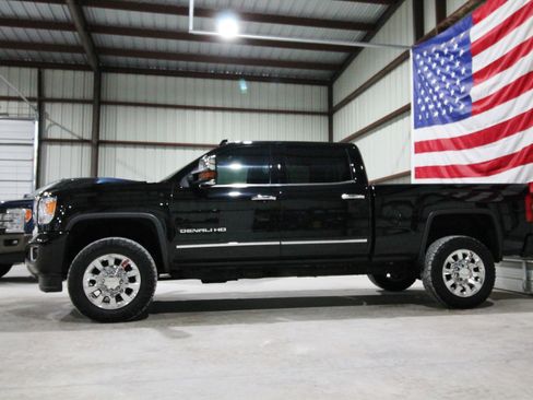 Used 2016 GMC Sierra 2500 Denali w/ Duramax Plus Package image 5