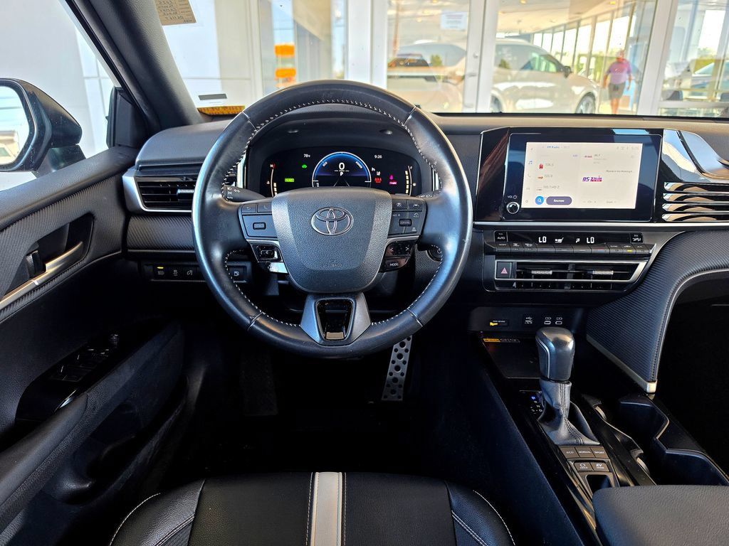 Used 2025 Toyota Camry SE FWD image 16