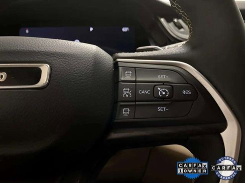 Used 2023 Jeep Grand Cherokee Limited w/ Luxury Tech Group II image 35