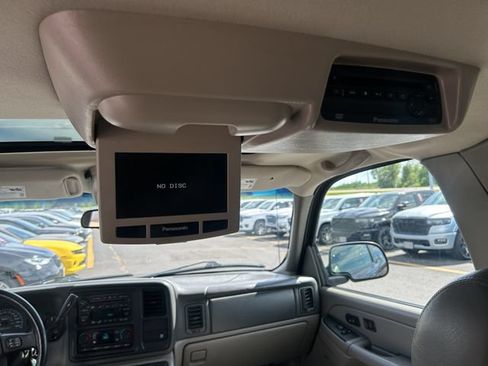 Used 2005 Chevrolet Tahoe Z71 w/ Preferred Equipment Group AWD/4WD image 20