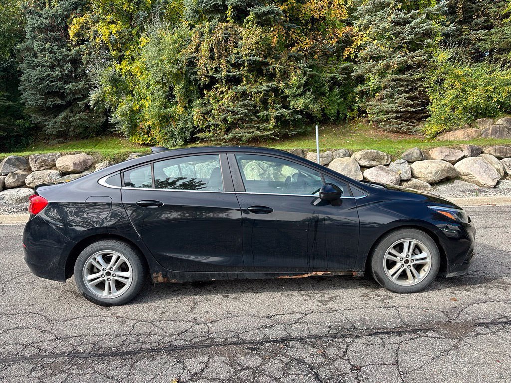 Used 2016 Chevrolet Cruze LT FWD image 5